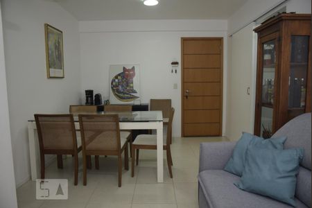 Sala de apartamento para alugar com 2 quartos, 67m² em Barra da Tijuca, Rio de Janeiro