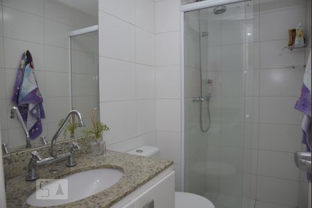 Banheiro de apartamento para alugar com 2 quartos, 67m² em Barra da Tijuca, Rio de Janeiro