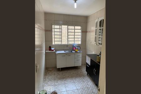 Cozinha de apartamento para alugar com 2 quartos, 50m² em Vila Mangalot, São Paulo