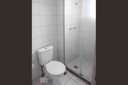 Banheiro de apartamento à venda com 2 quartos, 60m² em Cavalhada, Porto Alegre