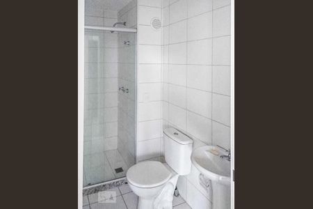 Banheiro de apartamento à venda com 2 quartos, 60m² em Cavalhada, Porto Alegre