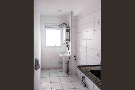 Cozinha e Área de Serviço de apartamento à venda com 2 quartos, 60m² em Cavalhada, Porto Alegre