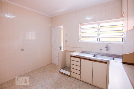 Casa para alugar com 150m², 4 quartos e 2 vagas Casa para alugar com 150m², 4 quartos e 2 vagasCozinha
