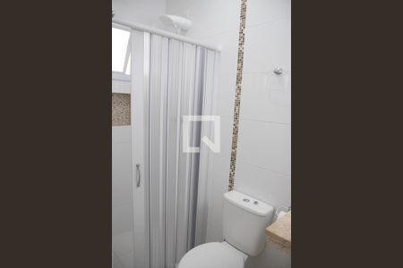 Banheiro de casa de condomínio para alugar com 2 quartos, 35m² em Vila Mazzei, São Paulo