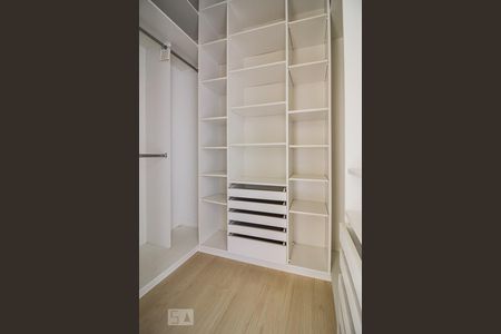 Apartamento à venda com 140m², 2 quartos e 1 vagaCloset