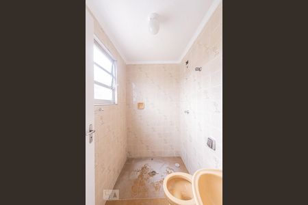 Casa à venda com 248m², 2 quartos e 2 vagasBanheiro Quarto 2