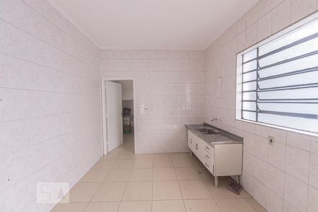 Casa à venda com 248m², 2 quartos e 2 vagasCozinha