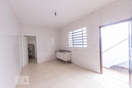 Casa à venda com 248m², 2 quartos e 2 vagasCozinha