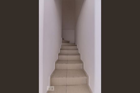 Escada de casa à venda com 2 quartos, 248m² em Vila Nova Manchester, São Paulo