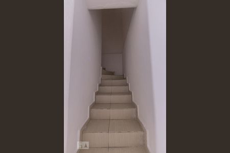 Escada de casa à venda com 2 quartos, 248m² em Vila Nova Manchester, São Paulo