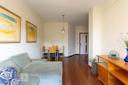 Apartamento para alugar com 70m², 2 quartos e 1 vagaSala