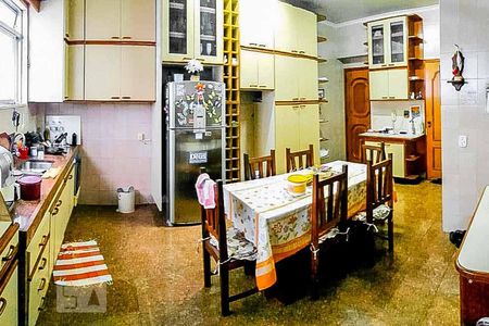Cozinha de apartamento à venda com 4 quartos, 208m² em Jardim Guanabara, Rio de Janeiro