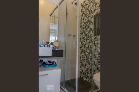 Casa de condomínio à venda com 140m², 2 quartos e 2 vagasBanheiro 1