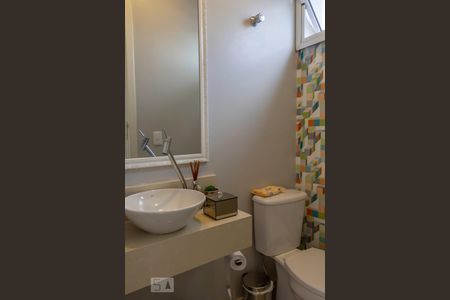 Casa de condomínio à venda com 140m², 2 quartos e 2 vagasBanheiro 1