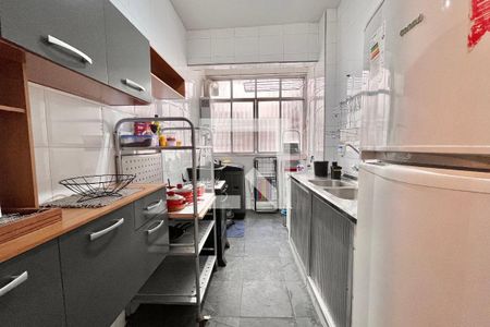 Cozinha de apartamento para alugar com 3 quartos, 70m² em Copacabana, Rio de Janeiro
