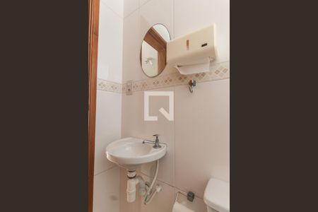 Casa à venda com 180m², 3 quartos e 4 vagas Casa à venda com 180m², 3 quartos e 4 vagasBanheiro de serviço