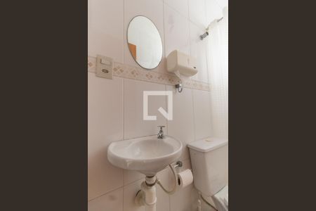 Casa à venda com 180m², 3 quartos e 4 vagas Casa à venda com 180m², 3 quartos e 4 vagasBanheiro de serviço