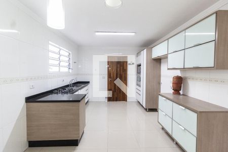 Casa à venda com 180m², 3 quartos e 4 vagas Casa à venda com 180m², 3 quartos e 4 vagasCozinha