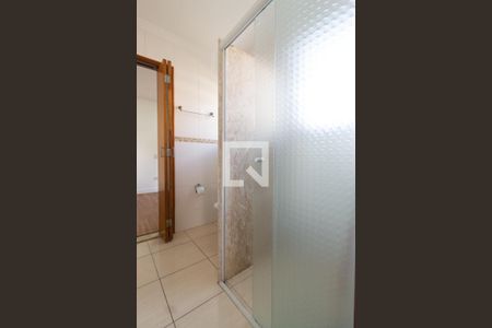 Casa à venda com 180m², 3 quartos e 4 vagas Casa à venda com 180m², 3 quartos e 4 vagasSuíte