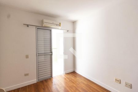 Casa à venda com 180m², 3 quartos e 4 vagas Casa à venda com 180m², 3 quartos e 4 vagasQuarto 2