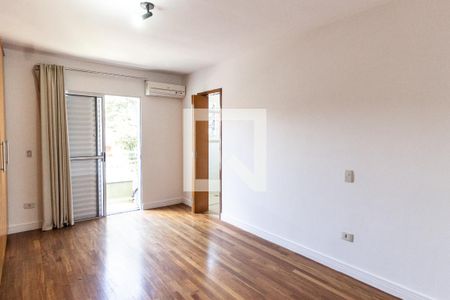 Casa à venda com 180m², 3 quartos e 4 vagas Casa à venda com 180m², 3 quartos e 4 vagasQuarto 3