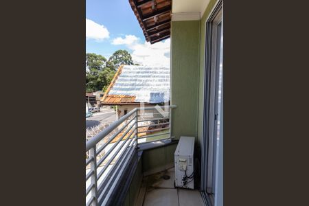 Casa à venda com 180m², 3 quartos e 4 vagas Casa à venda com 180m², 3 quartos e 4 vagasVaranda