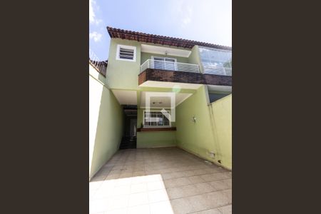 Casa à venda com 180m², 3 quartos e 4 vagas Casa à venda com 180m², 3 quartos e 4 vagasGaragem