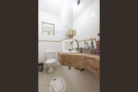 Casa à venda com 180m², 3 quartos e 4 vagas Casa à venda com 180m², 3 quartos e 4 vagasLavabo