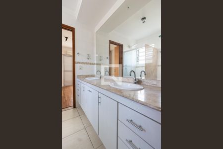 Casa à venda com 180m², 3 quartos e 4 vagas Casa à venda com 180m², 3 quartos e 4 vagasSuíte