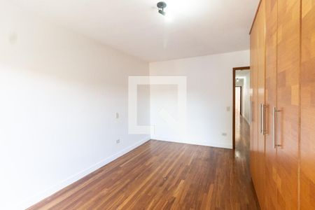 Casa à venda com 180m², 3 quartos e 4 vagas Casa à venda com 180m², 3 quartos e 4 vagasQuarto 3