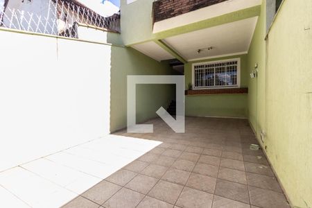 Casa à venda com 180m², 3 quartos e 4 vagas Casa à venda com 180m², 3 quartos e 4 vagasGaragem