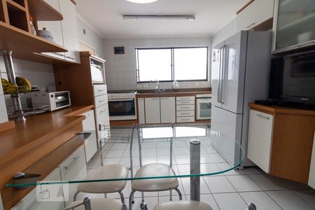 Apartamento para alugar com 160m², 3 quartos e 2 vagasCozinha 