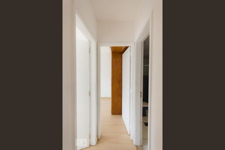Apartamento à venda com 64m², 2 quartos e 1 vagaCorredor