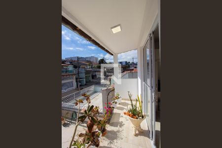 Casa de condomínio à venda com 177m², 3 quartos e 2 vagas Casa de condomínio à venda com 177m², 3 quartos e 2 vagasvaranda