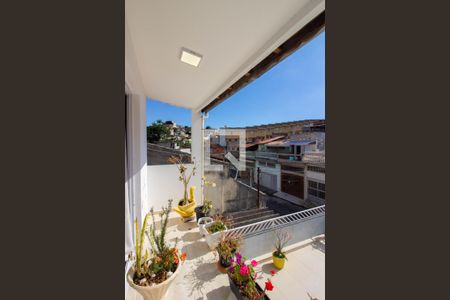 Casa de condomínio à venda com 177m², 3 quartos e 2 vagas Casa de condomínio à venda com 177m², 3 quartos e 2 vagasvaranda