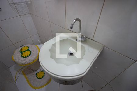 Lavabo de casa de condomínio à venda com 3 quartos, 177m² em Vila Campanela, São Paulo