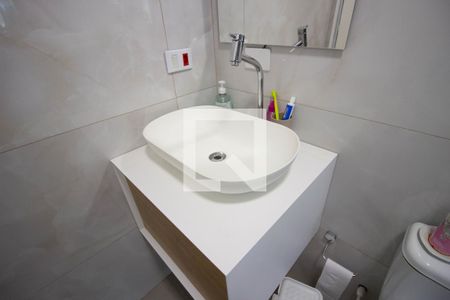 Casa de condomínio à venda com 177m², 3 quartos e 2 vagas Casa de condomínio à venda com 177m², 3 quartos e 2 vagasBanheiro 2