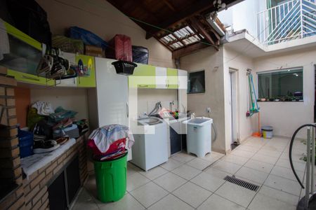 Casa de condomínio à venda com 177m², 3 quartos e 2 vagas Casa de condomínio à venda com 177m², 3 quartos e 2 vagasÁrea de Serviço