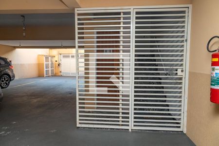 Apartamento à venda com 170m², 3 quartos e 8 vagas Apartamento à venda com 170m², 3 quartos e 8 vagasEntrada