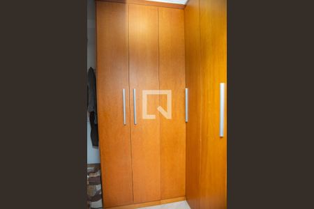 Apartamento à venda com 170m², 3 quartos e 8 vagas Apartamento à venda com 170m², 3 quartos e 8 vagasCloset da suíte 1