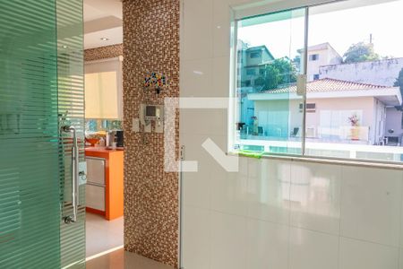 Apartamento à venda com 170m², 3 quartos e 8 vagas Apartamento à venda com 170m², 3 quartos e 8 vagasÁrea de serviço