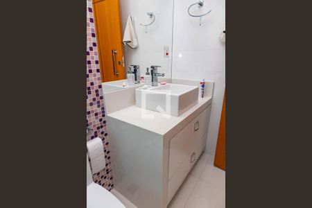 Apartamento à venda com 170m², 3 quartos e 8 vagas Apartamento à venda com 170m², 3 quartos e 8 vagasBanheiro da suíte 3