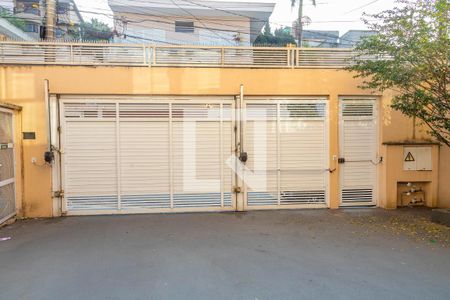 Apartamento à venda com 170m², 3 quartos e 8 vagas Apartamento à venda com 170m², 3 quartos e 8 vagasGaragem