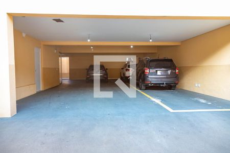 Apartamento à venda com 170m², 3 quartos e 8 vagas Apartamento à venda com 170m², 3 quartos e 8 vagasGaragem