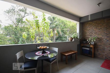 Varanda de casa à venda com 3 quartos, 120m² em Jardim Londrina, São Paulo