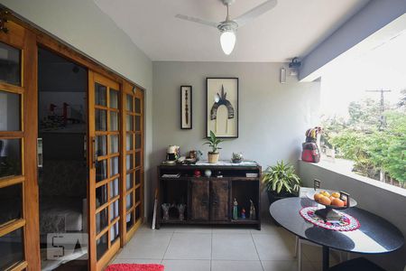 Varanda de casa à venda com 3 quartos, 120m² em Jardim Londrina, São Paulo