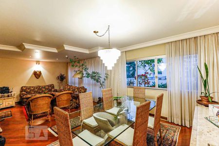 Apartamento à venda com 127m², 4 quartos e 1 vagaSala de jantar