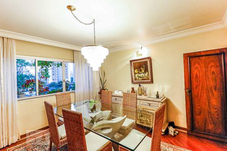 Apartamento à venda com 127m², 4 quartos e 1 vagaSala de jantar