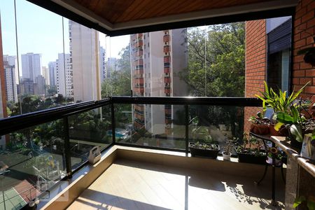 Varanda de apartamento para alugar com 4 quartos, 165m² em Vila Andrade, São Paulo