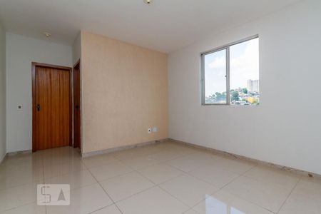 Sala de apartamento para alugar com 2 quartos, 60m² em Santa Tereza, Belo Horizonte
